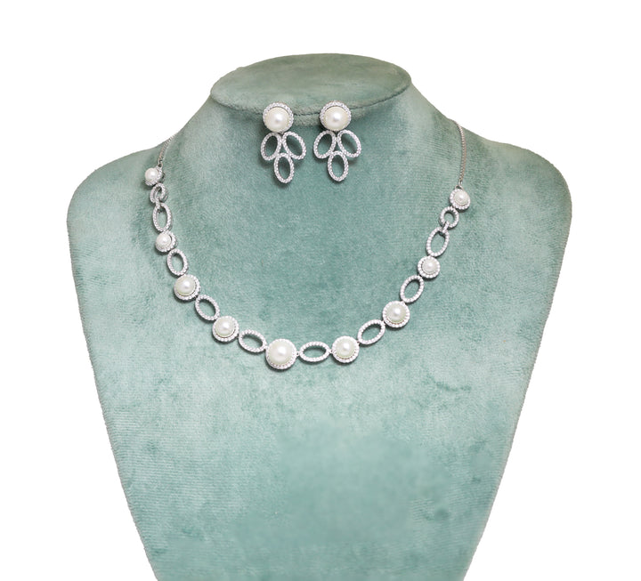 92.5 Sterling Silver Pearl Halo Oval Link Necklace 11908